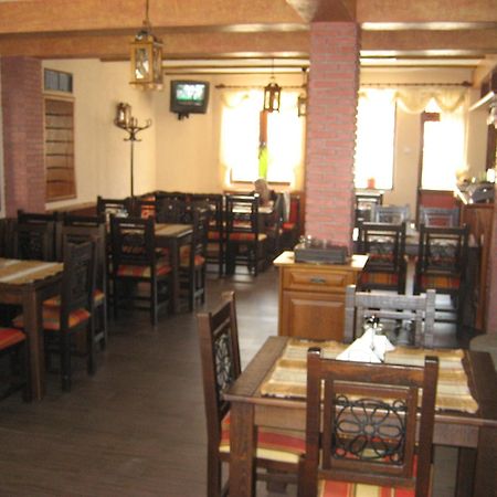 Spartak Family Hotel 斯莫梁 外观 照片