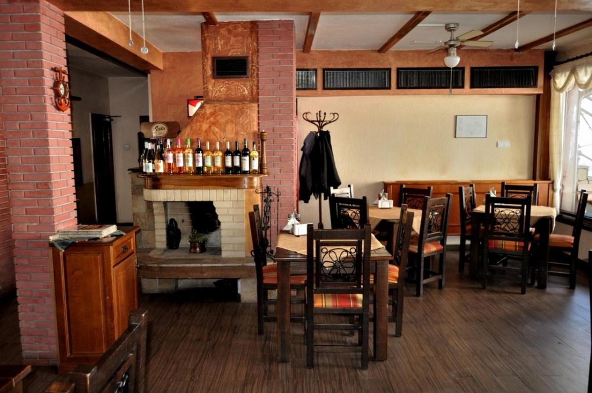Spartak Family Hotel 斯莫梁 外观 照片