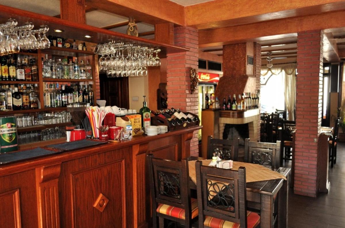 Spartak Family Hotel 斯莫梁 外观 照片