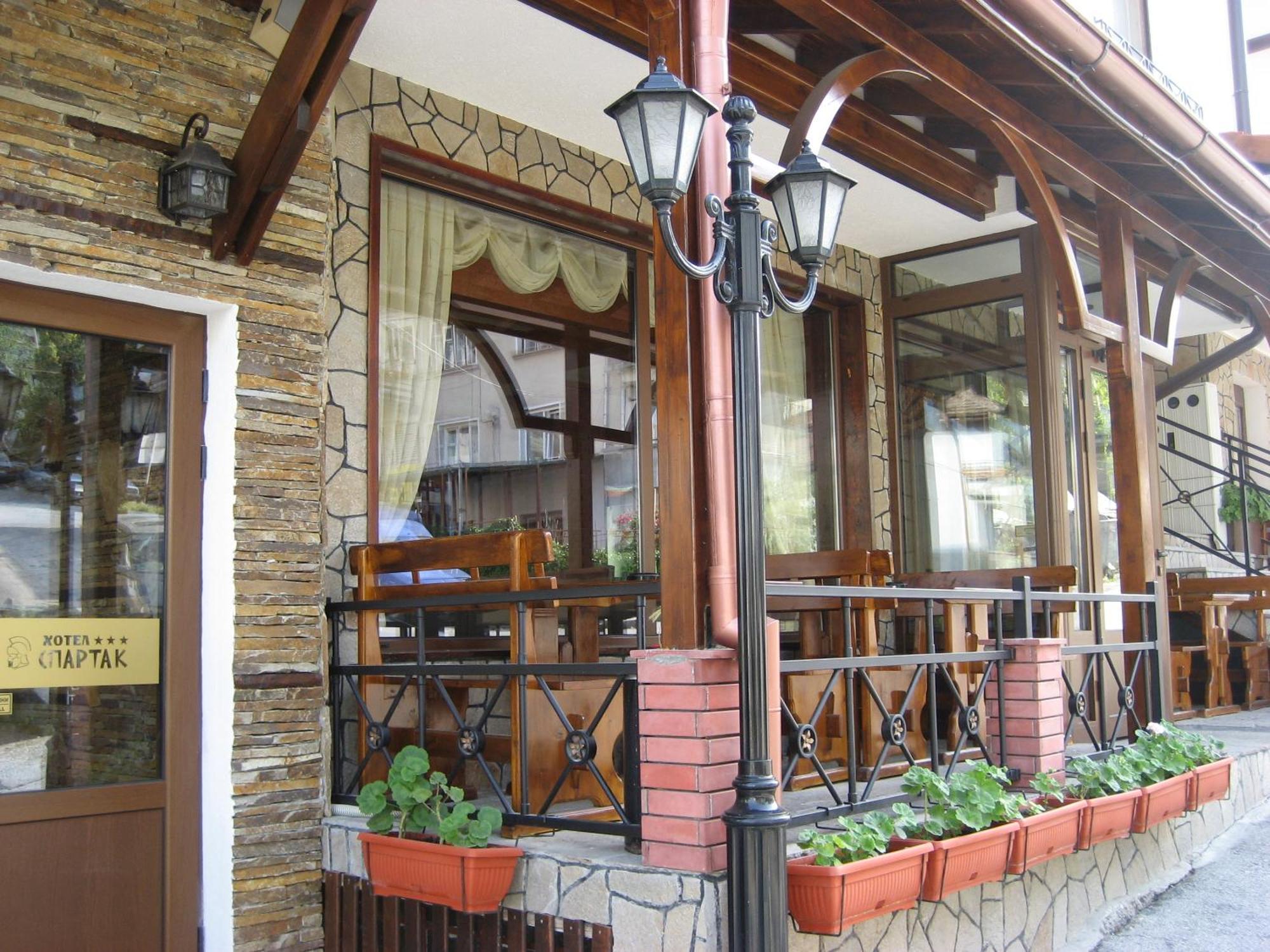 Spartak Family Hotel 斯莫梁 外观 照片